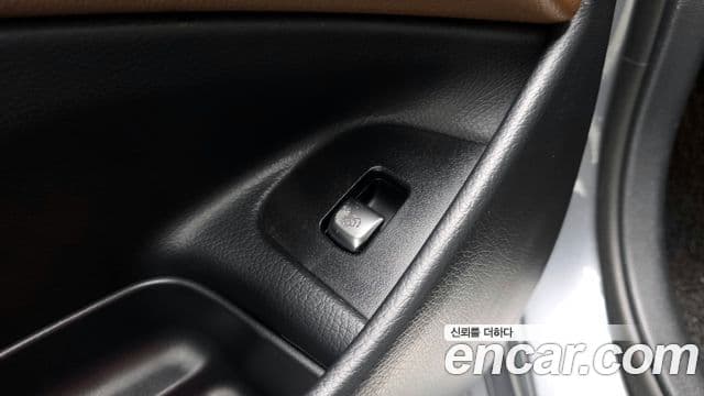 Mercedes-Benz E-Class 2019 — Photo 5/30