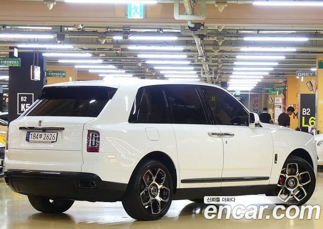 Rolls-Royce Cullinan 2023 — Photo 17/20