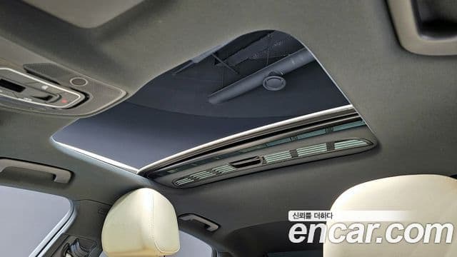 Audi A4 2021 — ფოტო 18/20
