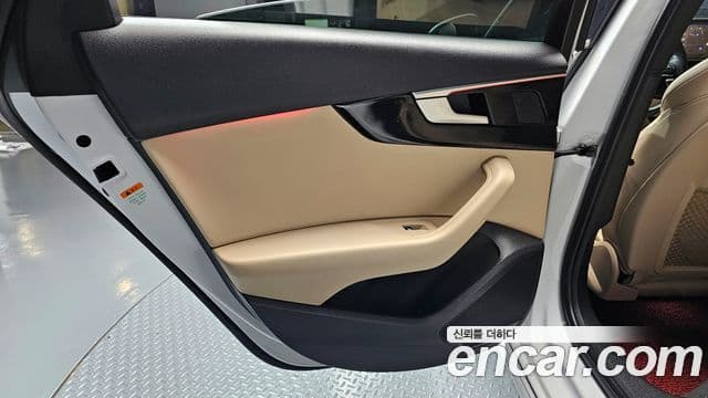 Audi A4 2021 — Photo 28/37