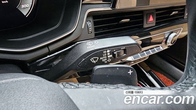 Audi A4 2021 — Photo 3/37