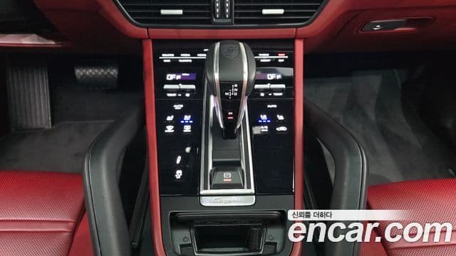 Porsche Cayenne 2020 — Şəkil 18/20