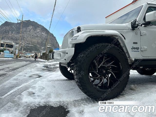 Jeep Wrangler 2022 — Şəkil 6/9