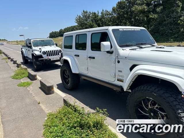 Jeep Wrangler 2022 — Şəkil 8/9