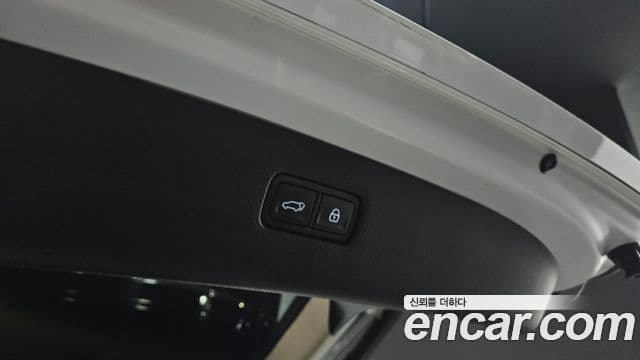 Genesis GV80 2021 — ფოტო 19/20