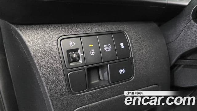 Hyundai Staria 2025 — ფოტო 13/20