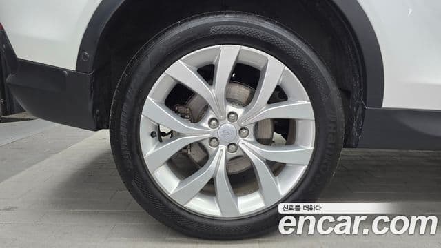 Land Rover Discovery Sport 2021 — ფოტო 4/20