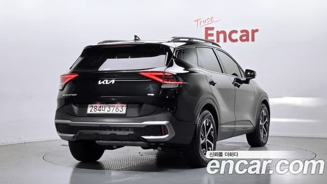 Kia Sportage 2023 — ფოტო 2/20