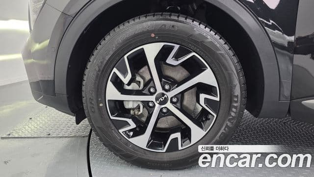 Kia Sportage 2023 — ფოტო 5/20