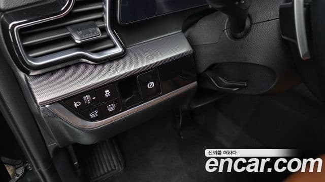 Kia Sportage 2023 — ფოტო 17/20