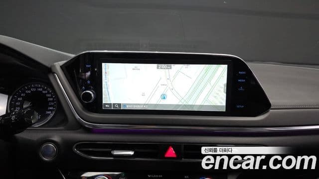 Hyundai Sonata 2021 — ფოტო 14/20