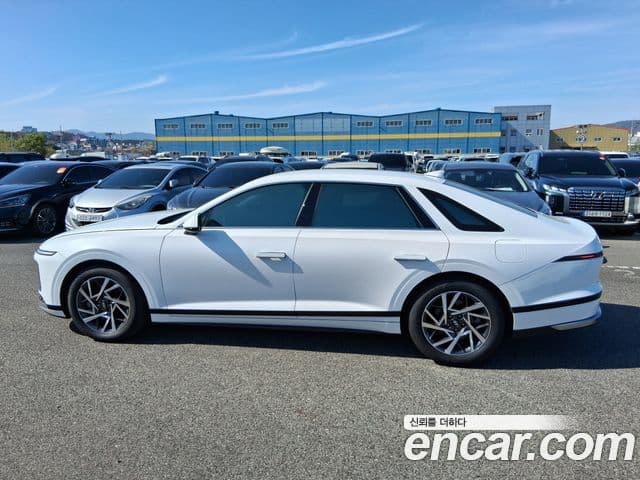 Hyundai Grandeur 2023 — ფოტო 2/20