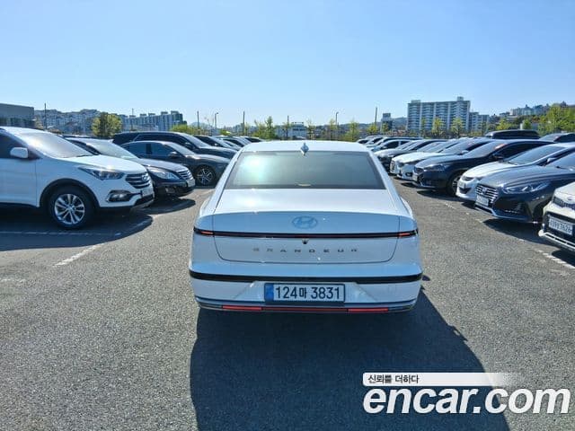 Hyundai Grandeur 2023 — ფოტო 3/20