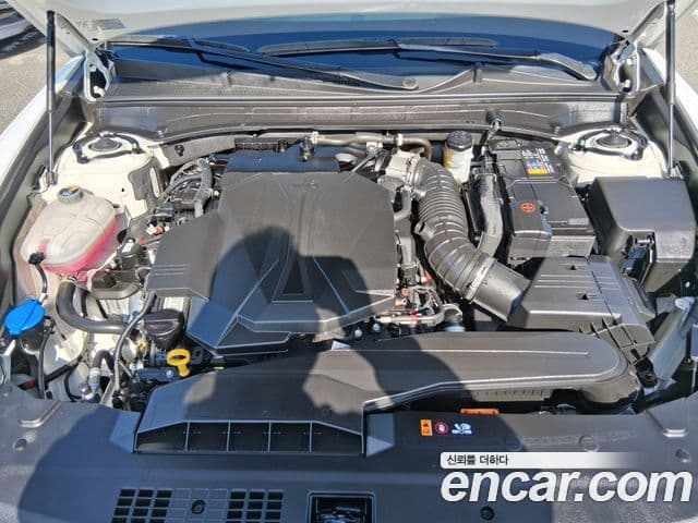 Hyundai Grandeur 2023 — ფოტო 5/20
