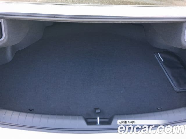 Hyundai Grandeur 2023 — ფოტო 18/20