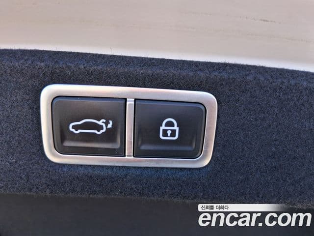 Hyundai Grandeur 2023 — ფოტო 19/20