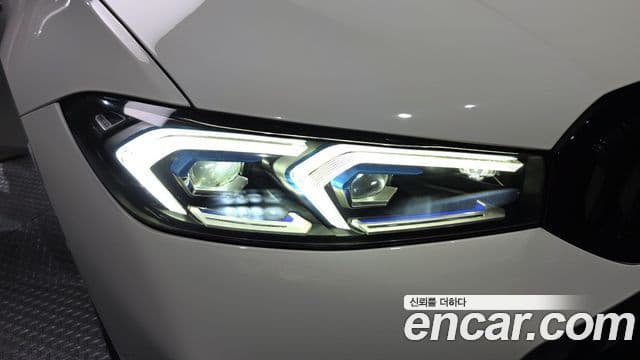 BMW 3 Series 2022 — Photo 18/34