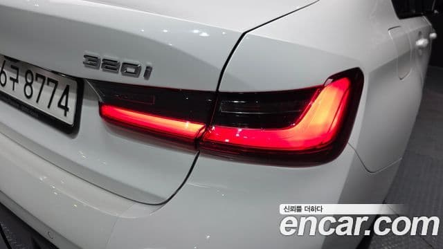 BMW 3 Series 2022 — Photo 27/34