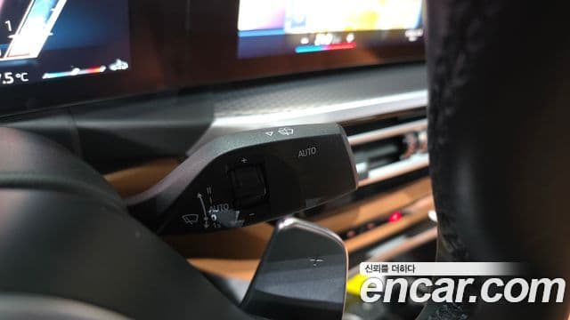 BMW 3 Series 2022 — Photo 21/34