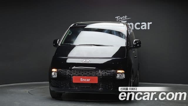 Hyundai Staria 2023 — ფოტო 3/20