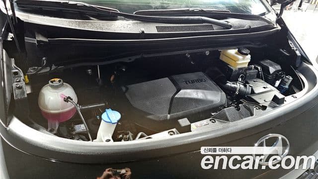 Hyundai Staria 2023 — ფოტო 6/20