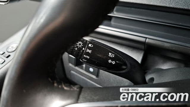 Hyundai Staria 2023 — ფოტო 18/20