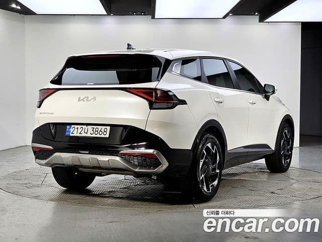 Kia Sportage 2022 — ფოტო 4/20