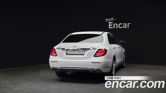 Mercedes-Benz E-Class 2019 — ფოტო 4/20