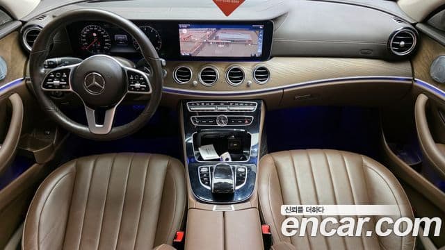 Mercedes-Benz E-Class 2019 — ფოტო 7/20