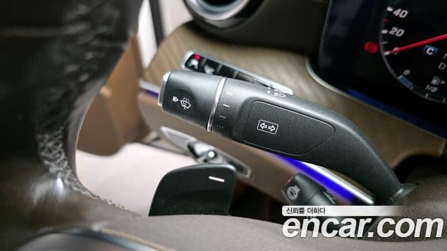 Mercedes-Benz E-Class 2019 — ფოტო 14/20