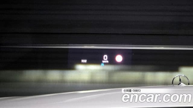 Mercedes-Benz E-Class 2019 — ფოტო 15/20