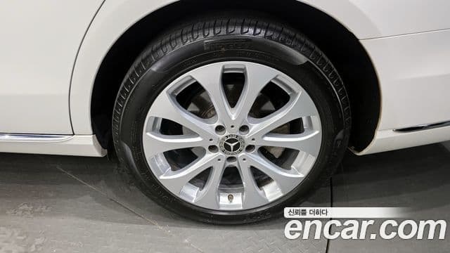 Mercedes-Benz E-Class 2019 — Şəkil 31/31