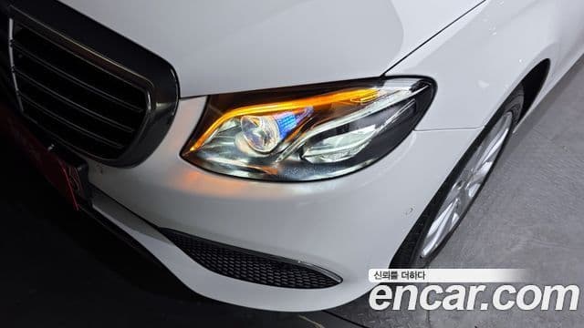 Mercedes-Benz E-Class 2019 — Şəkil 25/31