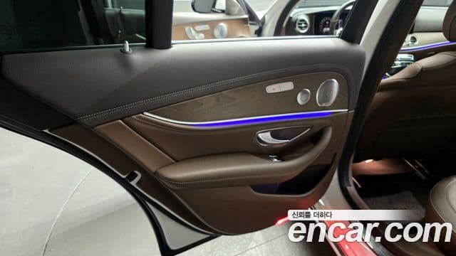 Mercedes-Benz E-Class 2019 — Şəkil 11/31
