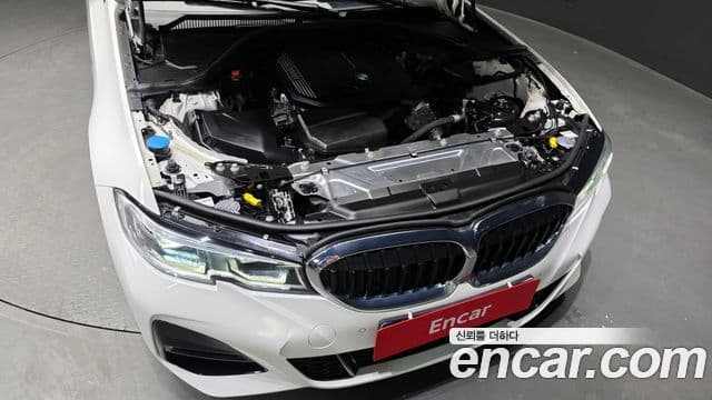 BMW 3 Series 2022 — ფოტო 6/20