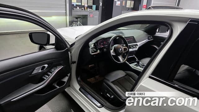 BMW 3 Series 2022 — ფოტო 10/20