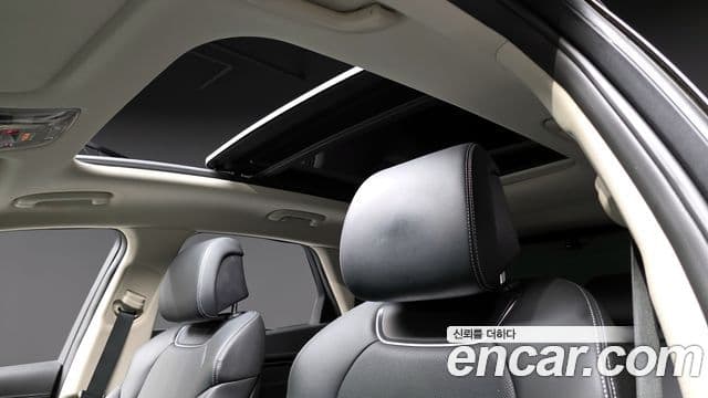 Genesis GV70 2023 — ფოტო 14/20