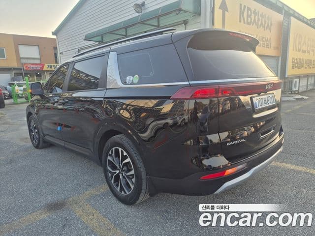 Kia Carnival 2022 — Фото 5/18