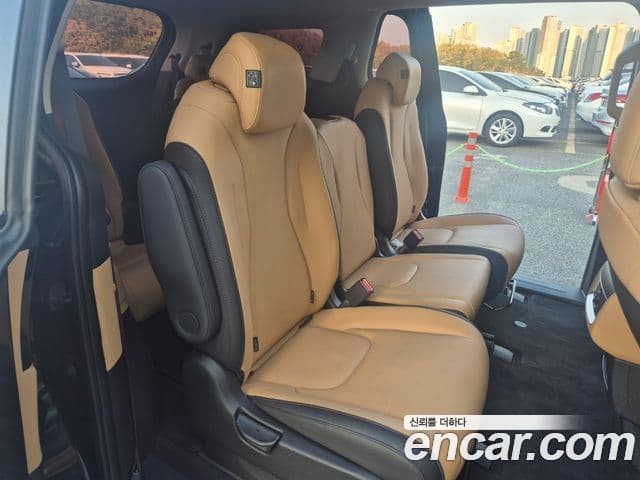 Kia Carnival 2022 — Фото 13/18