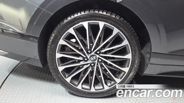 Hyundai Grandeur 2023 — ფოტო 5/20