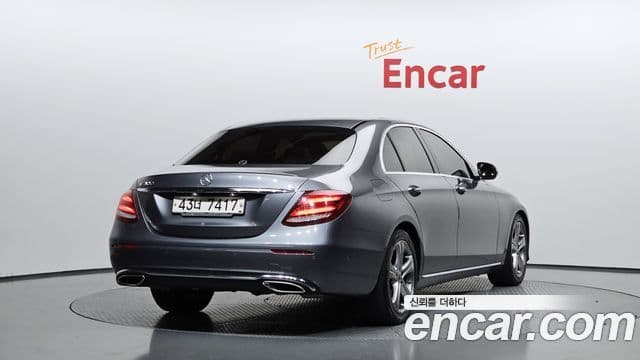 Mercedes-Benz E-Class 2018 — Şəkil 2/20
