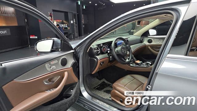 Mercedes-Benz E-Class 2018 — Şəkil 10/20