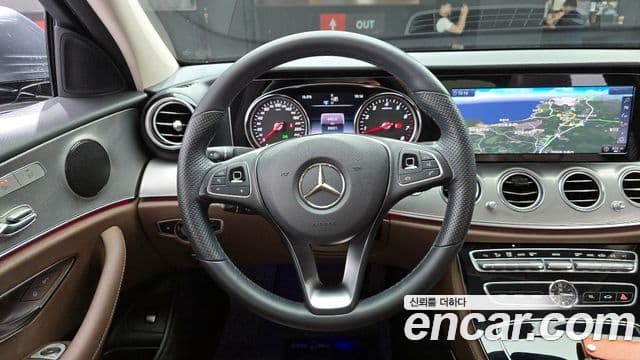 Mercedes-Benz E-Class 2018 — Şəkil 13/20