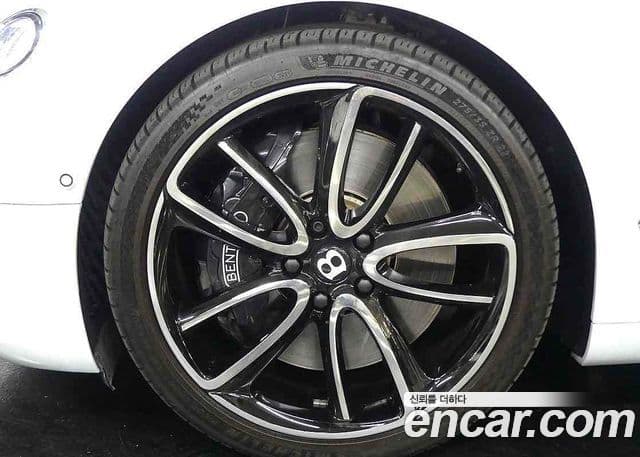 Bentley Continental GT 2018 — ფოტო 4/18