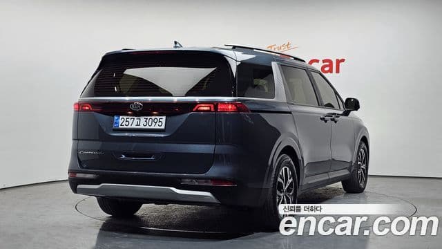Kia Carnival 2021 — ფოტო 2/20