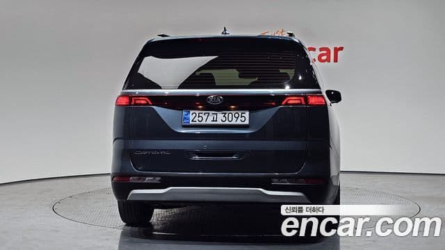 Kia Carnival 2021 — ფოტო 4/20