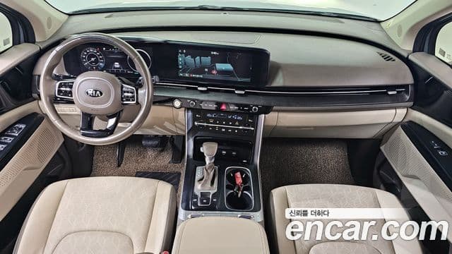 Kia Carnival 2021 — ფოტო 7/20