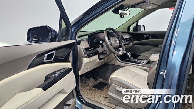 Kia Carnival 2021 — ფოტო 10/20