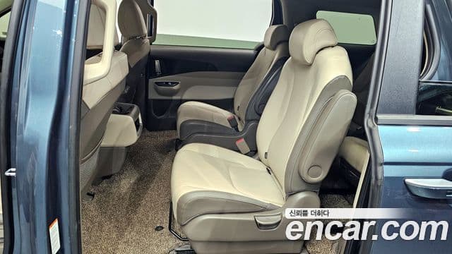 Kia Carnival 2021 — ფოტო 12/20