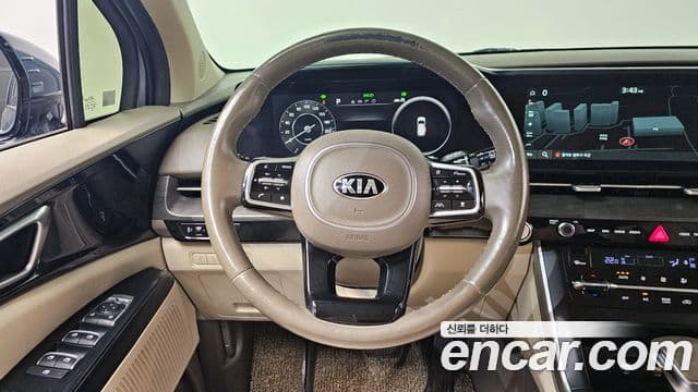 Kia Carnival 2021 — ფოტო 13/20
